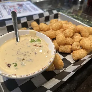 Red Neck fondue tater tots