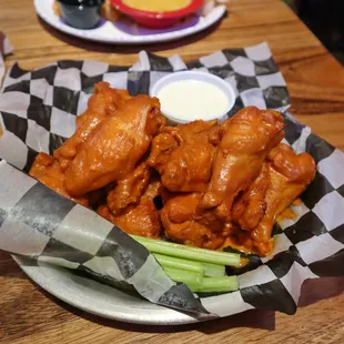 chicken, poultry, chicken wings, chicken wings and fried chicken, bbq chicken, bbq wings, fried chicken wings, fried chicken, food