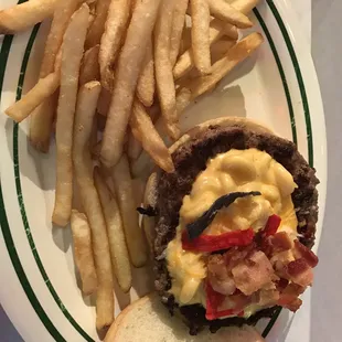 Mac N Cheese Burger
