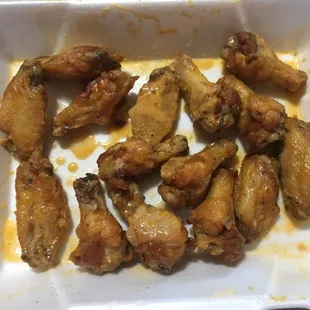 These are supposed to be Cajun Ranch ??!! $ 41 wasted and Lindsay ( general manager ) believes this is acceptable. Minus 10 *****