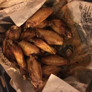 This is not Cajun ranch. There is no sauce at all just plain ass wings