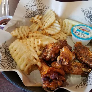 5 wing lunch special