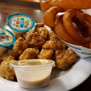 10 Boneless Wings and Onion Rings