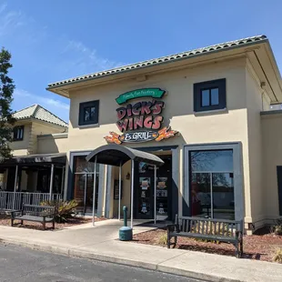 Dick&apos;s Wings &amp; Grill, Jacksonville