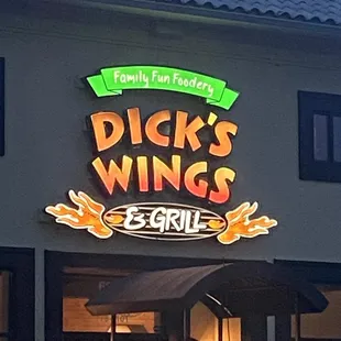 Dicks Wings in Argyle