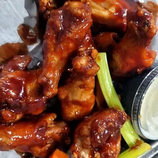 chicken wings, bbq wings, fried chicken wings, fried chicken, chicken, bbq chicken, poultry, chicken wings and fried chicken, food