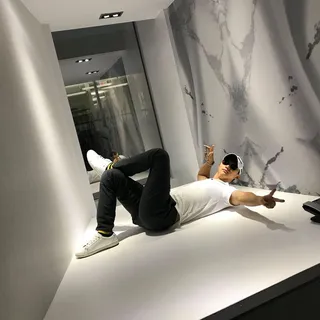 Bo Y.
