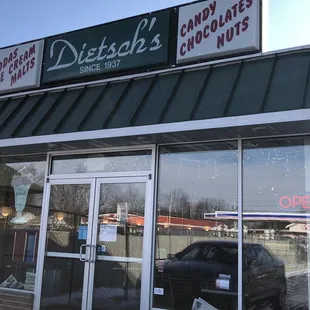 the outside of a restaurant