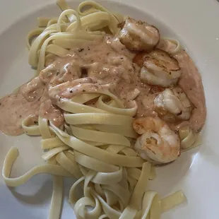 Alfredo Sauce Pasta (rose) with Shrimp