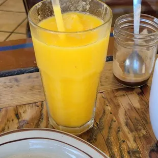 Mango smoothie,  very good.