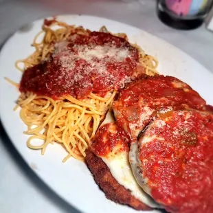 a plate of spaghetti and meat