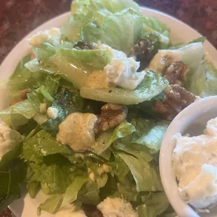 Gorgonzola salad w/walnuts