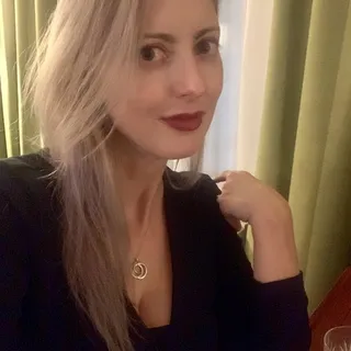 Elle J.