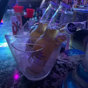 Happy hour 5 beers for 15