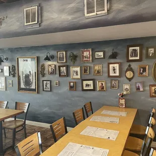 ramen and noodles, interior