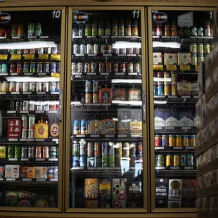 22 doors or beer to Choose from, 6 of which doors are Colorado mico-beer!