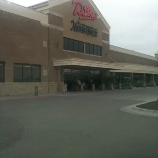 a view of the outside of a store