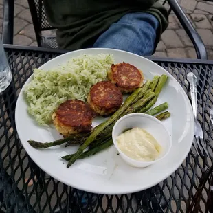 Crab cakes entree plate
