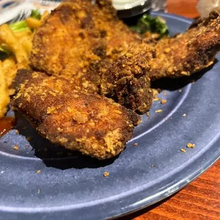 food, chicken wings and fried chicken