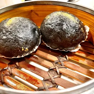 Black/gold custard bun