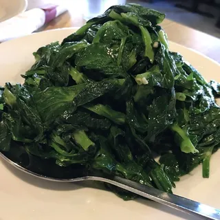 Snow Pea Leaves with Garlic Sauce