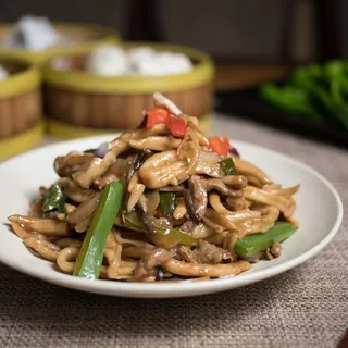 35. BBQ Pork Scissor Cut Noodles
