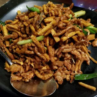 Shredded Pork With Garlic & Scallions