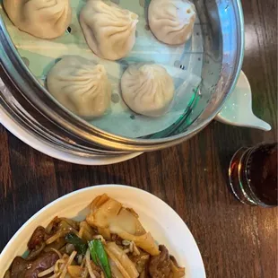 Beef ho fun &amp; Steamed Pork Soup Dumpling (6)