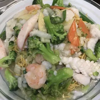 Crispy Noodle with Seafood