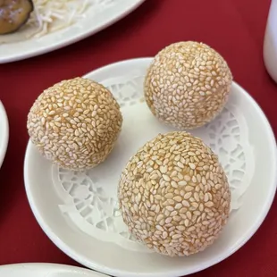 Sesame Balls (3pcs) with Lotus paste filling