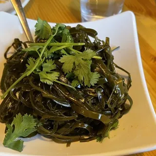 Garlic Seaweed Salad