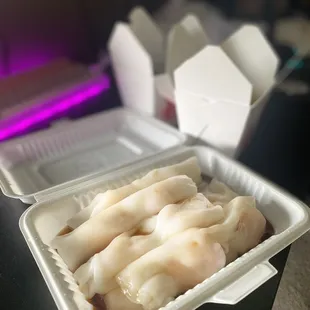 27. Steamed Rice Roll with Shrimp