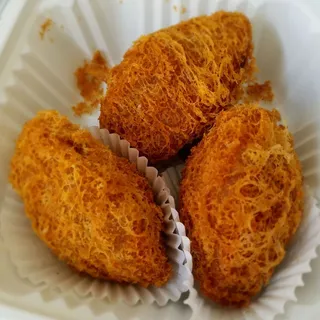 23. Crispy Fried Taro Puff with Pork/