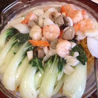 RN17. Seafood Pan Fried Noodles