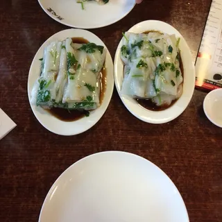 607. Cilantro Rice Noodle Rolls