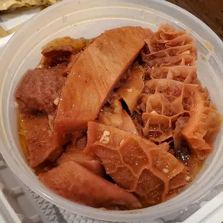 711. Beef Organ with Rice Noodle Rolls in Pot