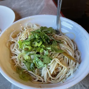 Noodles with scallion sauce