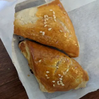 Baked Curry Turnover (each)