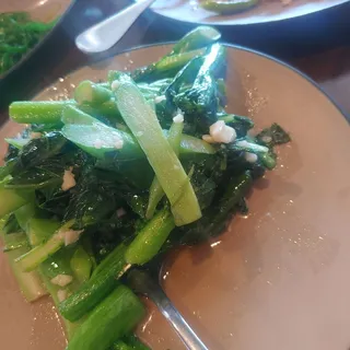 Snow Pea Leaf with Garlic