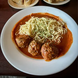 Spaghetti and meatballs