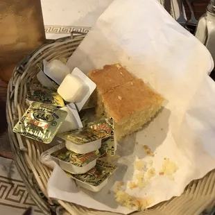 Yummy cornbread, that's all my table mates left for me.