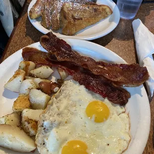 With another plate of oh my French Toast