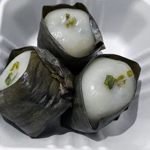 YIP JAI (glutinous steamed dumplings)