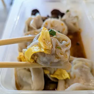 Wonton in chili sauce