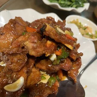 Pork Chops with Garlic Sauce