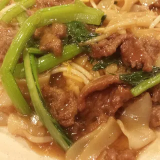 N12. Beef Flat Noodle with Sate Sauce