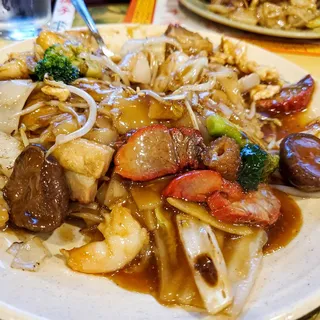 N13. Combination Flat Noodle