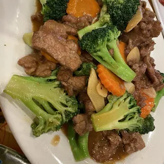 B9. Beef Broccoli