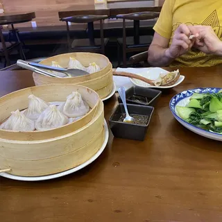 S2. Crab Meat and Pork Soup Dumplings