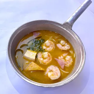 Seafood Soup w. Rice Noodle &